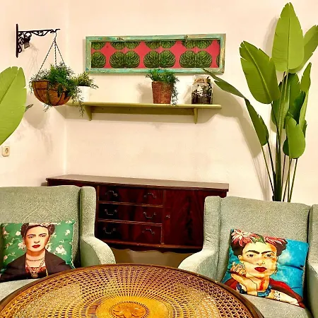 Arty Studio Flat At City Center *